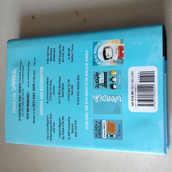 Wonder by R.J. Palacio - Picture 2 of 2
